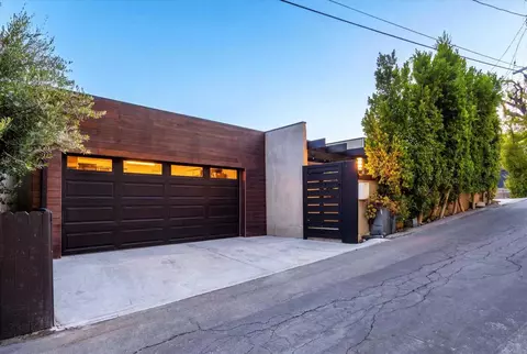 3866 Alta Mesa Dr, Studio City, CA 91604