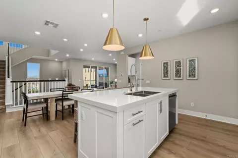 15431 Van Lodensteyn Way, San Diego, CA 92127