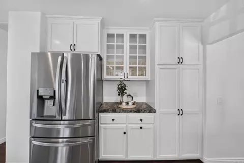 Kitchen - 4855 Pine St, La Mesa, CA 91942 photo 7 of 7