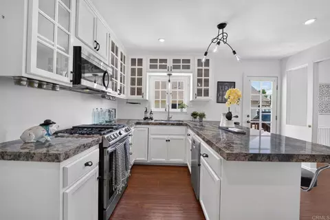 Kitchen - 4855 Pine St, La Mesa, CA 91942 photo 5 of 7