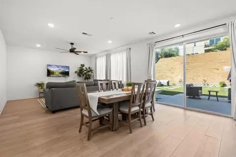 Dining - 35105 Cooper Pl, Fallbrook, CA 92028 photo 2 of 3