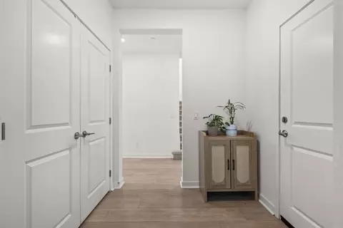 Entry Way - 35105 Cooper Pl, Fallbrook, CA 92028 photo 5 of 10