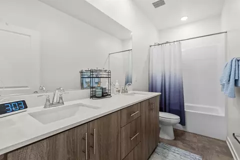 Bath - 35105 Cooper Pl, Fallbrook, CA 92028 photo 5 of 5