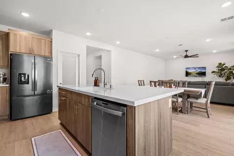 Kitchen - 35105 Cooper Pl, Fallbrook, CA 92028 photo 3 of 4