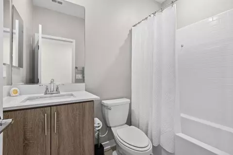 Bath - 35105 Cooper Pl, Fallbrook, CA 92028 photo 1 of 5