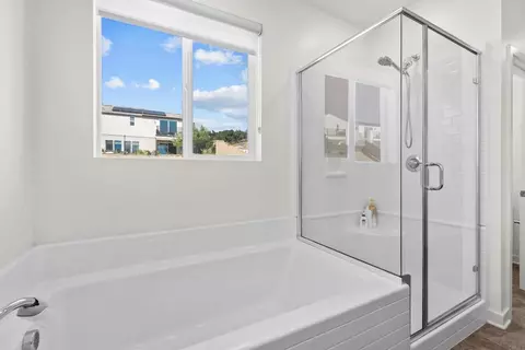 Bath - 35105 Cooper Pl, Fallbrook, CA 92028 photo 3 of 5