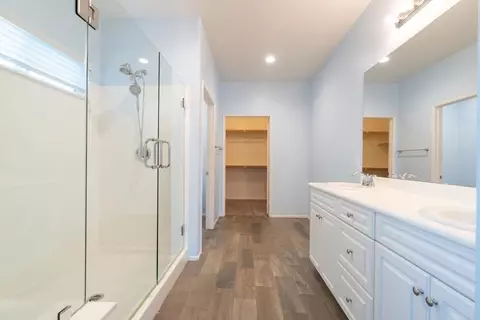 Bath - 26349 Leos Trl, Menifee, CA 92586 photo 1 of 2