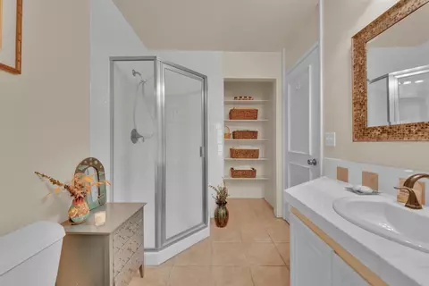 Bath - 2402 Altisma Way #D, Carlsbad, CA 92009 photo 3 of 3