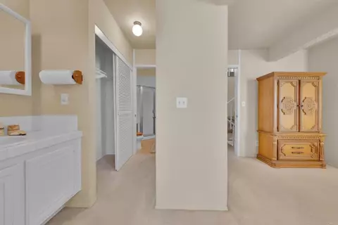 Entry Way - 2402 Altisma Way #D, Carlsbad, CA 92009 photo 4 of 5