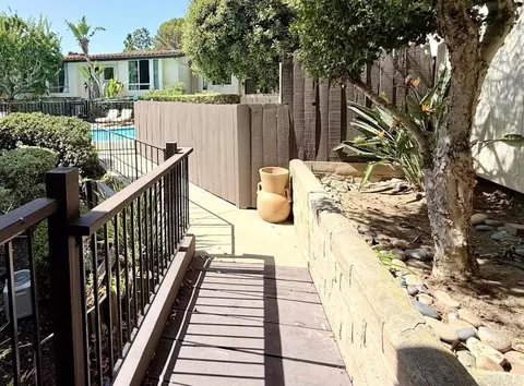 Exterior - 2402 Altisma Way #D, Carlsbad, CA 92009 photo 2 of 8