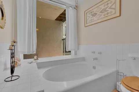 Bath - 2402 Altisma Way #D, Carlsbad, CA 92009 photo 2 of 3
