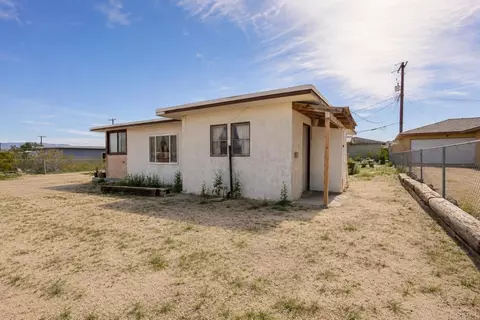 13765 Fremont St, Trona, CA 93562