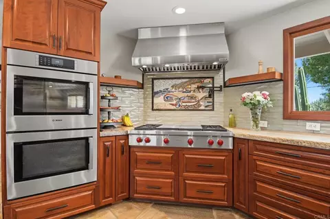 Kitchen - 2650 Calle De Compadres, Alpine, CA 91901 photo 7 of 7