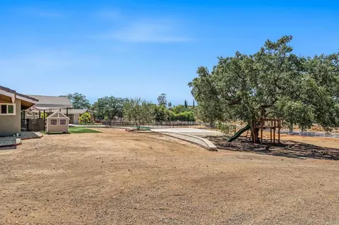 Exterior - 2650 Calle De Compadres, Alpine, CA 91901 photo 8 of 19