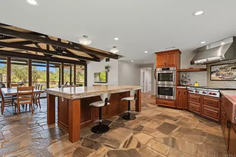 Kitchen - 2650 Calle De Compadres, Alpine, CA 91901 photo 4 of 7