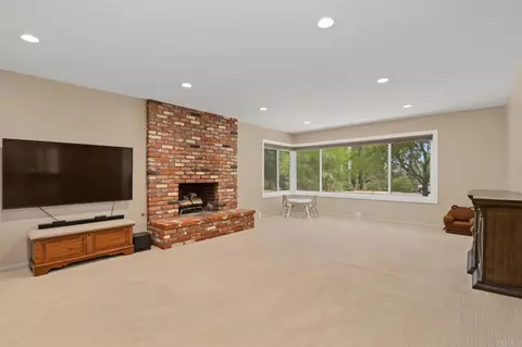 Living - 2650 Calle De Compadres, Alpine, CA 91901 photo 2 of 3