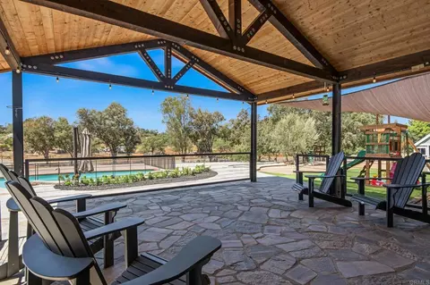Exterior - 2650 Calle De Compadres, Alpine, CA 91901 photo 6 of 19
