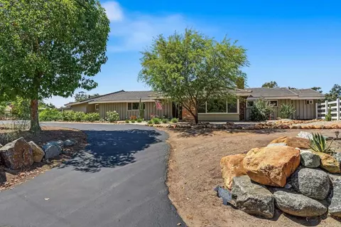 Exterior - 2650 Calle De Compadres, Alpine, CA 91901 photo 1 of 19