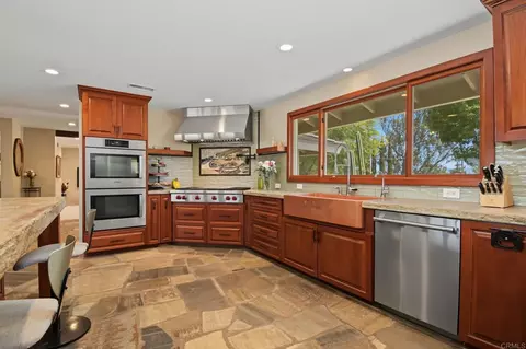 Kitchen - 2650 Calle De Compadres, Alpine, CA 91901 photo 5 of 7