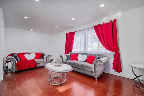 Living - 963 Amistad Pl #D, El Cajon, CA 92019 photo 1 of 2