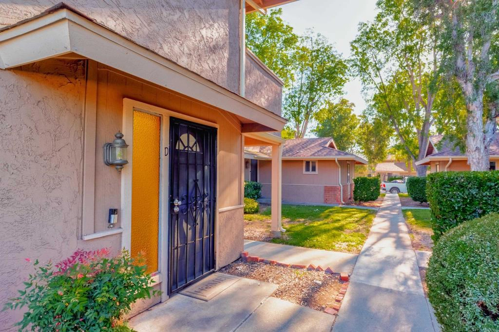 Exterior - 963 Amistad Pl #D, El Cajon, CA 92019 photo 2 of 4