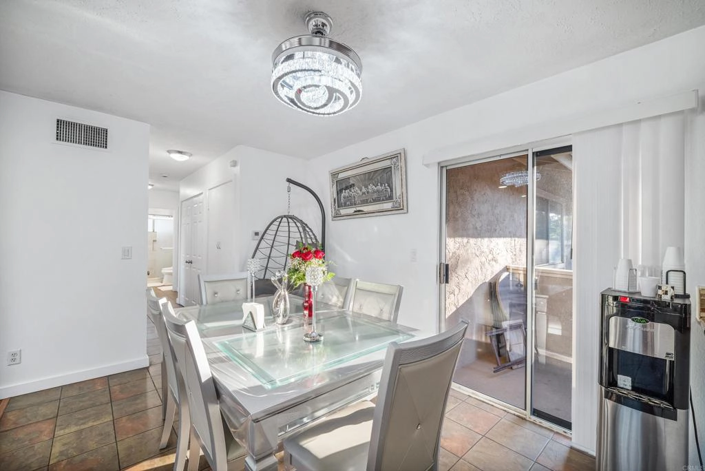 Dining - 963 Amistad Pl #D, El Cajon, CA 92019 photo 2 of 2
