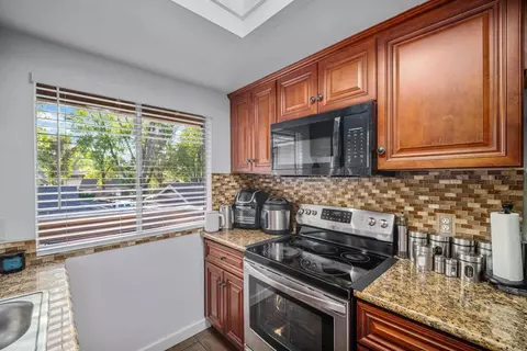 Kitchen - 963 Amistad Pl #D, El Cajon, CA 92019 photo 2 of 2