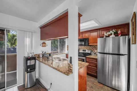 Kitchen - 963 Amistad Pl #D, El Cajon, CA 92019 photo 1 of 2