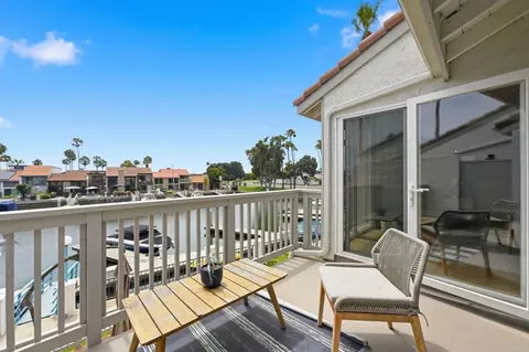 Exterior - 94 Kingston Ct W, Coronado, CA 92118 photo 2 of 5