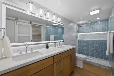 Bath - 94 Kingston Ct W, Coronado, CA 92118 photo 1 of 4