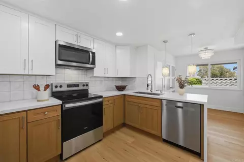 Kitchen - 94 Kingston Ct W, Coronado, CA 92118 photo 3 of 7