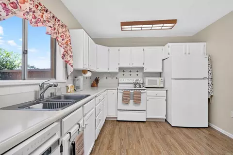 Kitchen - 225 North Ln, El Cajon, CA 92021 photo 3 of 6