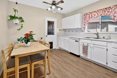 Kitchen - 225 North Ln, El Cajon, CA 92021 photo 5 of 6