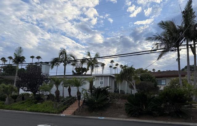 880 Tarento Dr, San Diego, CA 92106