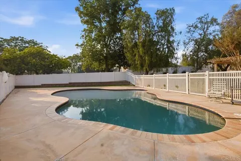 Exterior - 1068 Barsky Ln, Fallbrook, CA 92028 photo 5 of 10