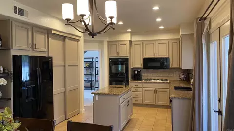 Kitchen - 1068 Barsky Ln, Fallbrook, CA 92028 photo 3 of 3