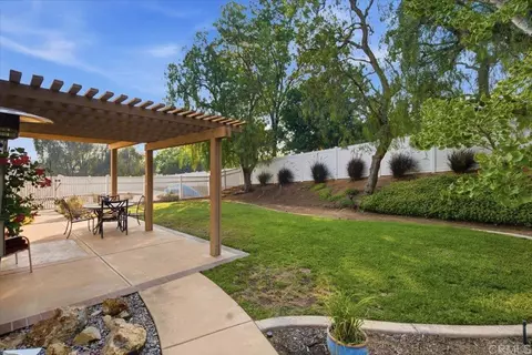 Exterior - 1068 Barsky Ln, Fallbrook, CA 92028 photo 9 of 10