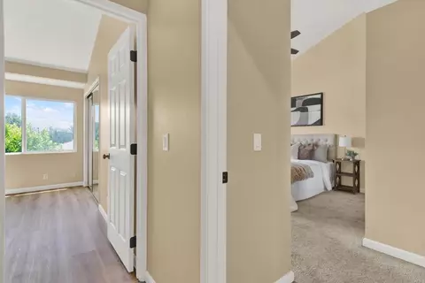 Entry Way - 44552 La Paz Rd, Temecula, CA 92592 photo 4 of 5