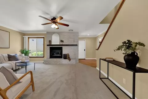 Living - 44552 La Paz Rd, Temecula, CA 92592 photo 7 of 8