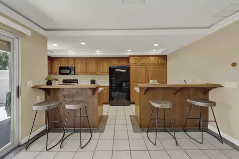 Kitchen - 44552 La Paz Rd, Temecula, CA 92592 photo 2 of 3