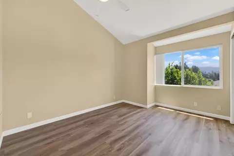 Bedroom - 44552 La Paz Rd, Temecula, CA 92592 photo 4 of 9