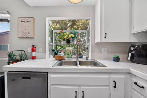 Kitchen - 6454 Quarry Rd #8, Spring Valley, CA 91977 photo 2 of 2