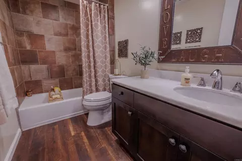 Bath - 1512 E Madison Ave, El Cajon, CA 92019 photo 1 of 3