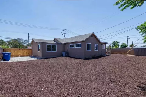 Exterior - 1512 E Madison Ave, El Cajon, CA 92019 photo 5 of 8