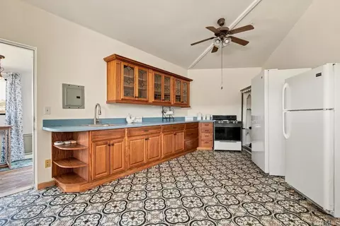 Kitchen - 12350 Yucca Rd, Descanso, CA 91916 photo 1 of 2