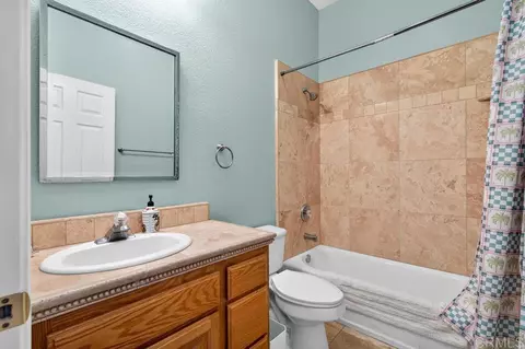 Bath - 2696 Firebrand Pl, Alpine, CA 91901 photo 2 of 5