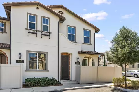 Exterior - 45477 Calle Cirros, Temecula, CA 92592 photo 7 of 8