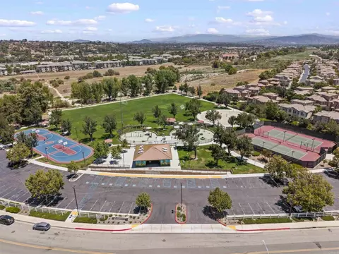 View/Area - 45477 Calle Cirros, Temecula, CA 92592 photo 6 of 12