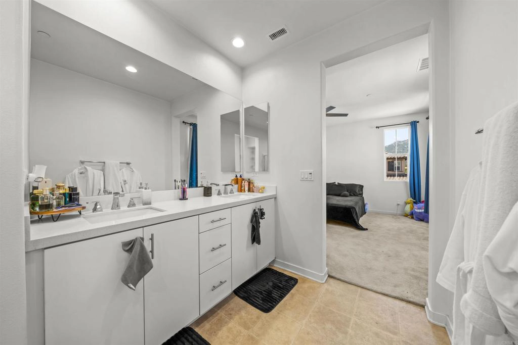 Bath - 45477 Calle Cirros, Temecula, CA 92592 photo 4 of 4