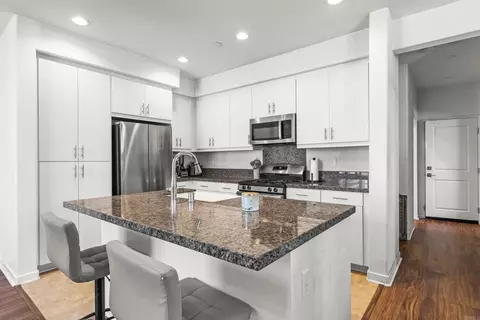 Kitchen - 45477 Calle Cirros, Temecula, CA 92592 photo 4 of 4